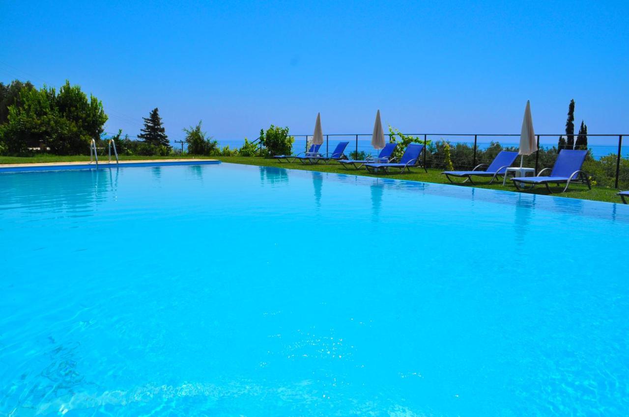 Large Apartment By The Pool - Pelekas Beach, Corfu Exterior photo