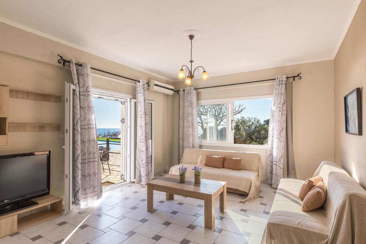 Large Apartment By The Pool - Pelekas Beach, Corfu Exterior photo